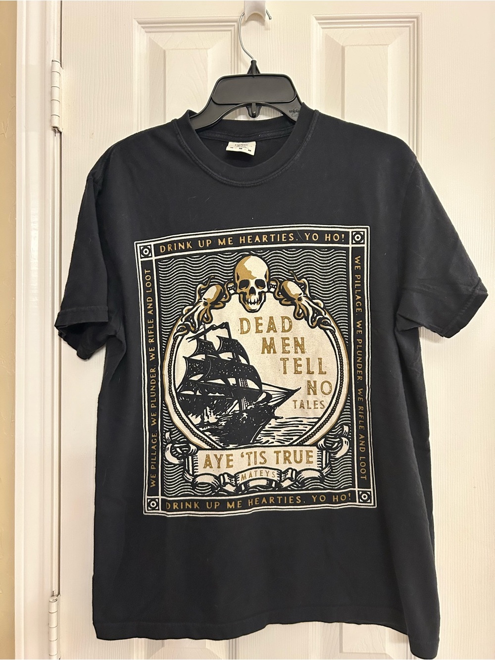 NWOT Pirates of the Caribbean Black Men’s T-shirt by Main Street Tourist Size M